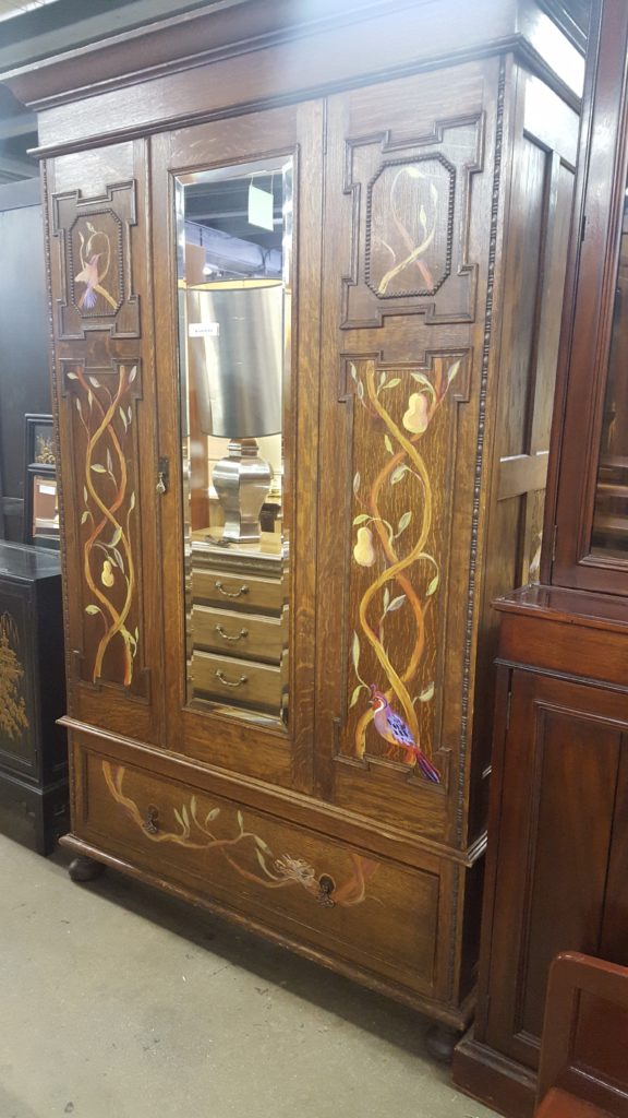 large storage unit with lamp